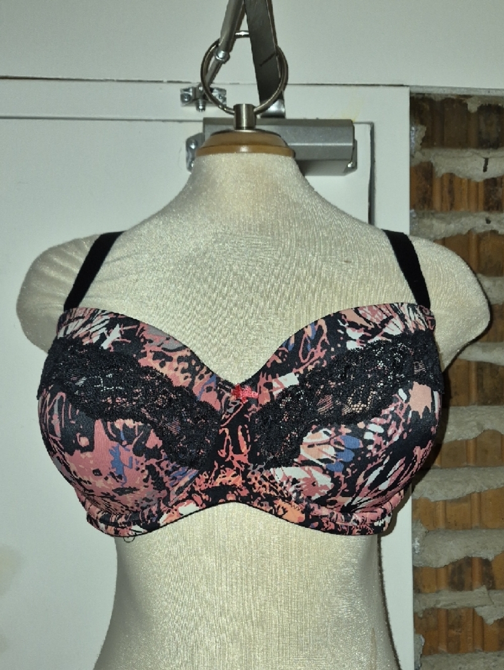 ti Voglio Gisella Bra Size 42DD 42E Black Pink Lace Underwire Padded